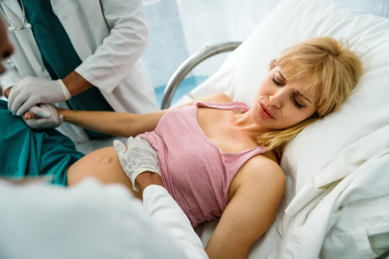 No Meds, No Problem: Navigating Childbirth With Natural Pain Management 101